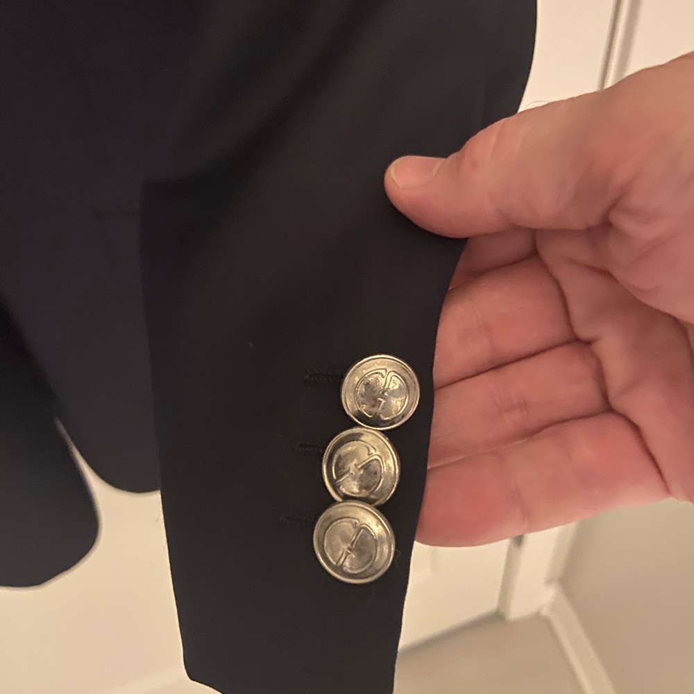 Gucci Vintage three button navy Blazer w/silver “GG” buttons. - Picture 3 of 10